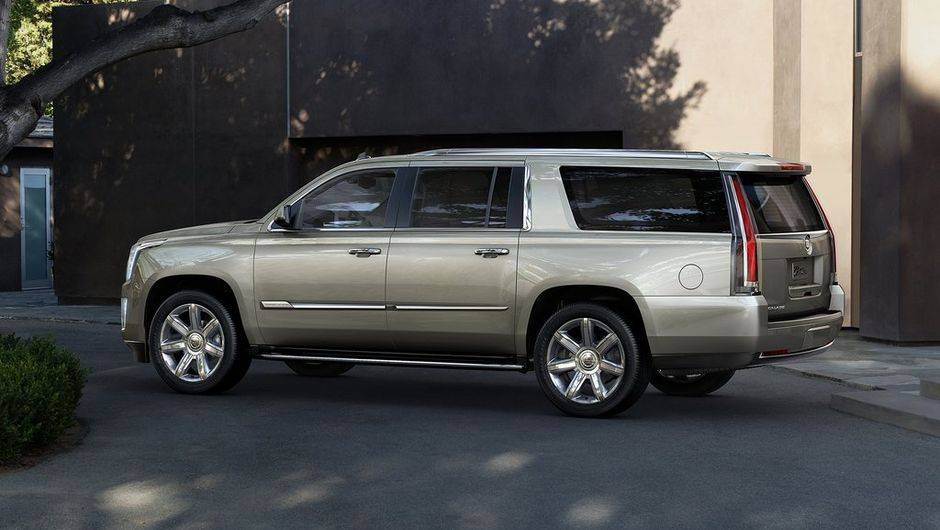 O carro impressiona pela riqueza de detalhes, bem como recursos tecnol&oacute;gicos, que foram incorporados ao modelo 2015 | <a href="https://quatrorodas.abril.com.br/noticias/fabricantes/cadillac-apresenta-nova-geracao-escalade-756397.shtml" rel="migration">Leia mais</a>