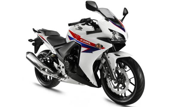 CBR 500R, uma superesportiva de entrada | <a href="https://quatrorodas.abril.com.br/moto/noticias/honda-investe-modelos-500cc-756399.shtml" rel="migration">Leia mais</a> CBR 500R, uma superesportiva de entrada | <a href="https://quatrorodas.abril.com.br/moto/noticias/honda-investe-modelos-500cc-756399.shtml" rel="migration">Leia mais</a>