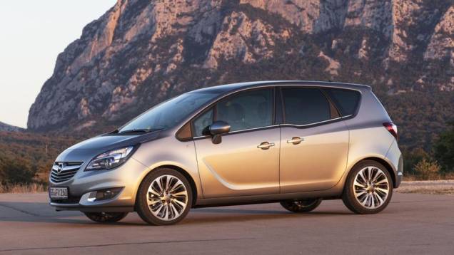 A minivan passou por modificações externas, que incluem nova grade frontal, faróis atualizados, adição de detalhes cromados ao redor das luzes de neblina... | <a href="https://quatrorodas.abril.com.br/noticias/fabricantes/opel-revela-facelift-meriva-756548" rel="migration"></a> A minivan passou por modificações externas, que incluem nova grade frontal, faróis atualizados, adição de detalhes cromados ao redor das luzes de neblina... | <a href="https://quatrorodas.abril.com.br/noticias/fabricantes/opel-revela-facelift-meriva-756548" rel="migration"></a>