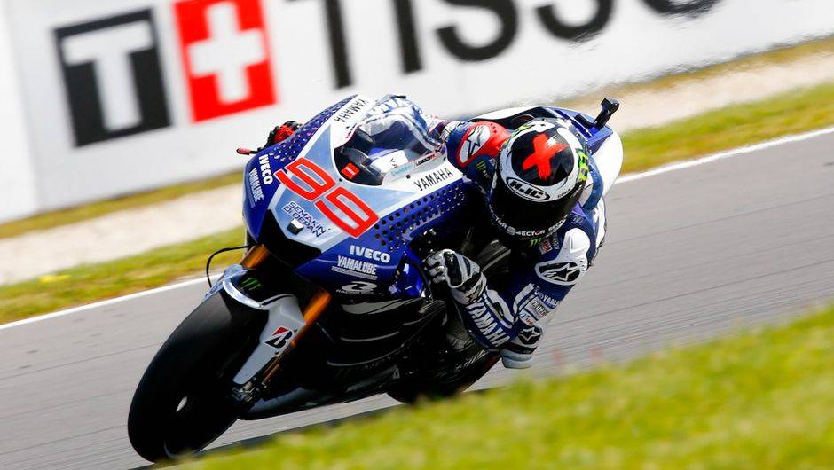 Jorge Lorenzo (Yamaha Factory Racing) cravou a pole da etapa da Austr&aacute;lia, no circuito de Phillip Island | <a href="https://quatrorodas.abril.com.br/moto/noticias/motogp-lorenzo-pole-australia-757585.shtml" rel="migration">Leia mais</a>