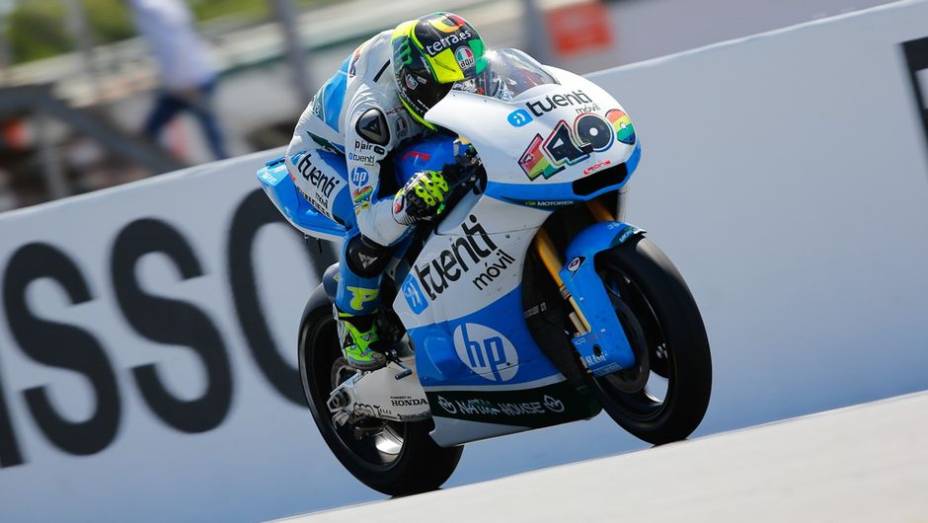 Na Moto2, a pole ficou com Pol Espargaró (Tuenti HP 40) | <a href="https://quatrorodas.abril.com.br/moto/noticias/motogp-lorenzo-pole-australia-757585.shtml" rel="migration">Leia mais</a>