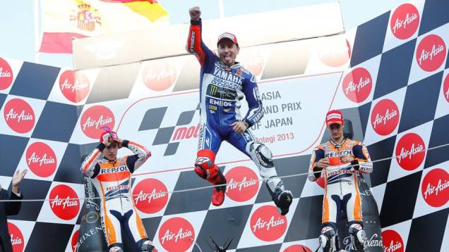 Márquez agora tem 318 pontos, contra 305 de Lorenzo | <a href="https://quatrorodas.abril.com.br/moto/noticias/motogp-definicao-titulo-fica-ultima-prova-758422.shtml" rel="migration">Leia mais</a>