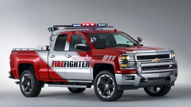 Chevrolet Silverado Volunteer Firefighter Concept | <a href="https://quatrorodas.abril.com.br/noticias/fabricantes/chevrolet-mostra-conceitos-silverado-black-ops-volunteer-firefighter-texas-755573.shtml" rel="migration">Leia mais</a>