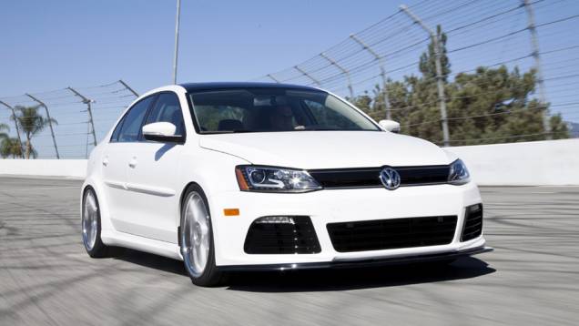 Volkswagen Jetta Turbo | <a href="https://quatrorodas.abril.com.br/noticias/fabricantes/volkswagen-revela-jetta-customizado-sema-759297.shtml" rel="migration">Leia mais</a>