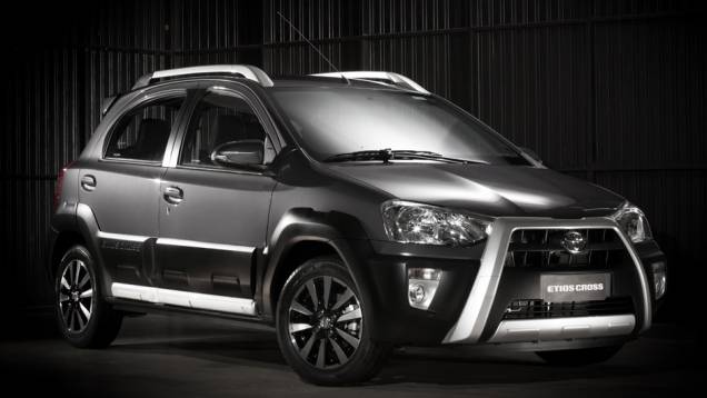 Toyota lança Etios Cross | <a href="https://quatrorodas.abril.com.br/carros/lancamentos/toyota-etios-cross-759424.shtml" rel="migration">Leia mais</a>