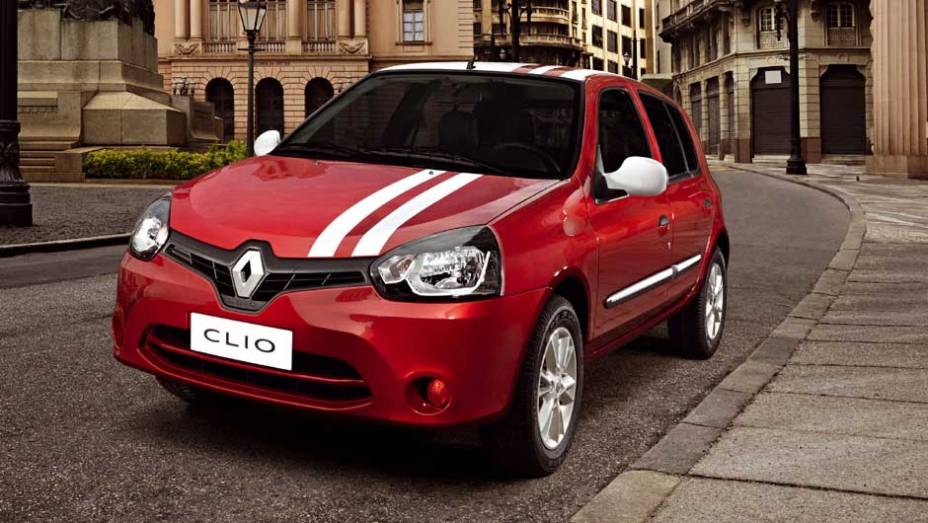 Novo ele não é tanto assim: o Clio passou por mais uma reestilização | <a href="https://quatrorodas.abril.com.br/carros/lancamentos/renault-clio-2013-717925.shtml" rel="migration">Leia mais</a>