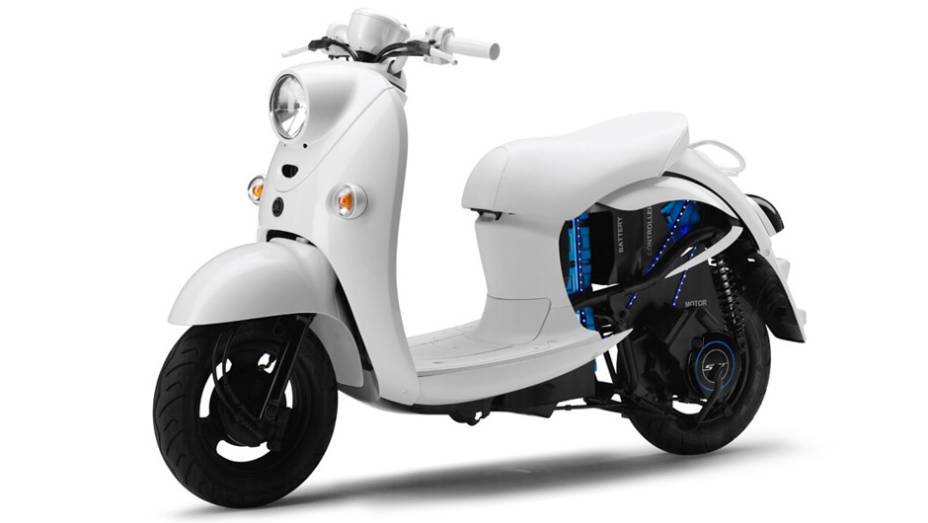 Yamaha EVino | <a href="https://quatrorodas.abril.com.br/moto/noticias/yamaha-mostra-modelos-salao-toquio-760140.shtml" rel="migration">Leia mais</a>