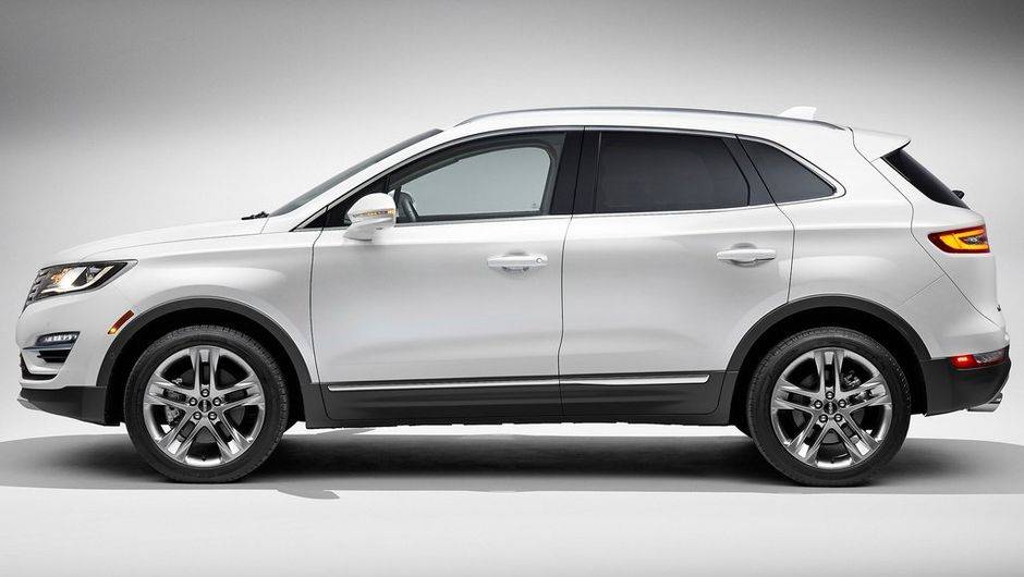 De acordo com a fabricante, o modelo &eacute; baseado no Ford Escape, mas com carroceria bastante modificada | <a href="https://quatrorodas.abril.com.br/noticias/fabricantes/lincoln-mkc-apresentado-760137.shtml" rel="migration">Leia mais</a>