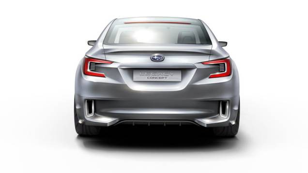 As lanternas têm moldura similar à das luzes dianteiras | <a href="https://quatrorodas.abril.com.br/noticias/fabricantes/subaru-revela-legacy-concept-2015-760224.shtml" rel="migration">Leia Mais</a>