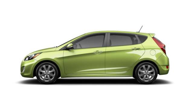 Quanto à motorização, o Accent 2014 é equipado com o 1.6 Gamma, que entrega 138 cavalos de potência e 16,9 kgfm de torque | <a href="https://quatrorodas.abril.com.br/noticias/fabricantes/hyundai-mostra-accent-2014-760458.shtml" rel="migration">Leia mais</a>