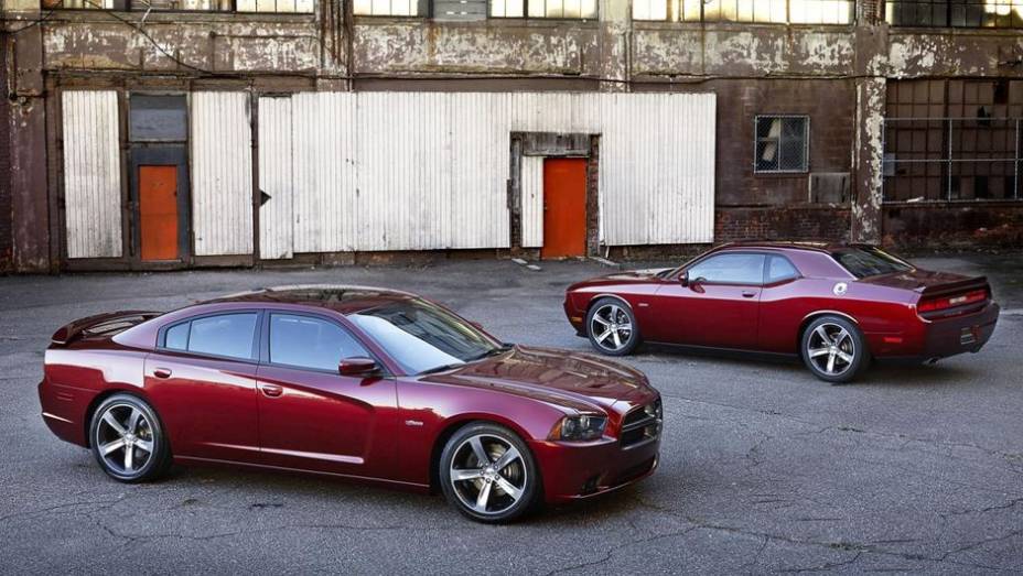 A Dodge lançará edições especiais "100th Anniversary" para Charger e Challenger | <a href="https://quatrorodas.abril.com.br/noticias/saloes/los-angeles-2013/dodge-celebra-centenario-edicao-especial-charger-challenger-760678.shtml" rel="migration">Leia mais</a>