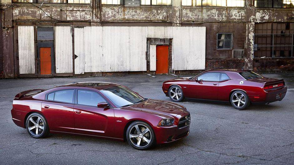 A Dodge lan&ccedil;ar&aacute; edi&ccedil;&otilde;es especiais "100th Anniversary" para Charger e Challenger | <a href="https://quatrorodas.abril.com.br/noticias/saloes/los-angeles-2013/dodge-celebra-centenario-edicao-especial-charger-challenger-760678.shtml" rel="migration">Leia mais</a>