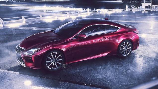 A Lexus revelou o RC, uma das atrações da marca no Salão de Tóquio | <a href="https://quatrorodas.abril.com.br/noticias/saloes/toquio-2013/lexus-mostra-cupe-rc-759175.shtml" rel="migration">Leia mais</a>