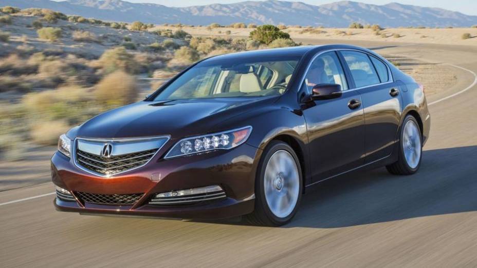 A Acura leva ao Salão de Los Angeles de 2014 o RLX Sport Hybrid | <a href="https://quatrorodas.abril.com.br/noticias/saloes/los-angeles-2013/acura-mostra-rlx-sport-hybrid-760632.shtml" rel="migration">Leia mais</a>