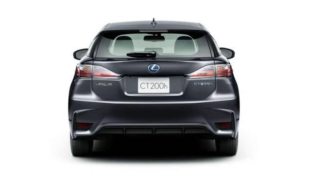 ...novas rodas de liga-leve, para-choque traseiro modificado, entre outras novas características | <a href="https://quatrorodas.abril.com.br/noticias/fabricantes/lexus-revela-primeiras-imagens-ct-200h-2014-760057.shtml" rel="migration">Leia mais</a> ...novas rodas de liga-leve, para-choque traseiro modificado, entre outras novas características | <a href="https://quatrorodas.abril.com.br/noticias/fabricantes/lexus-revela-primeiras-imagens-ct-200h-2014-760057.shtml" rel="migration">Leia mais</a>