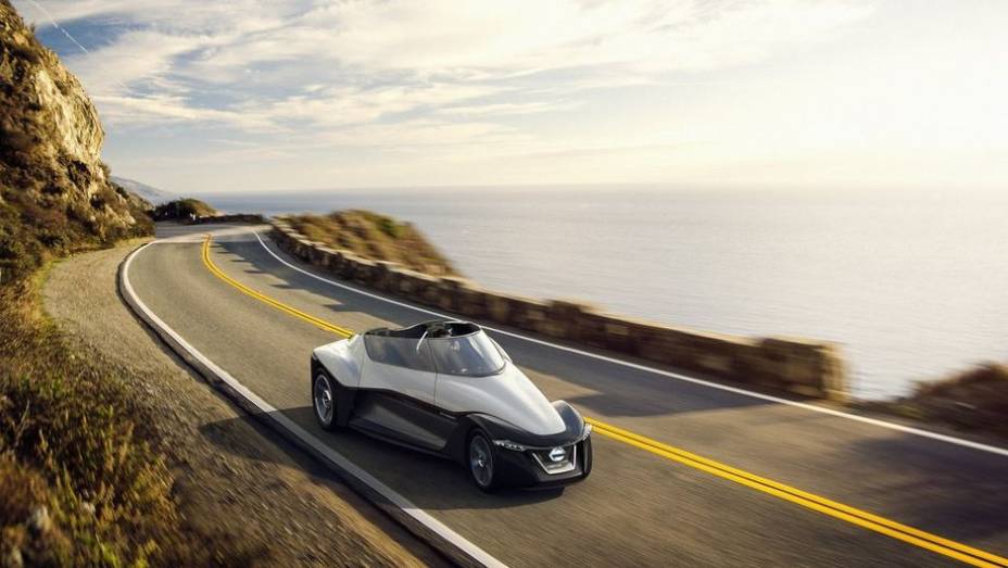 Projetado para ser uma prévia de um modelo de produção futuro, o BladeGlider é um roadster com o formato de uma asa delta | <a href="https://quatrorodas.abril.com.br/noticias/saloes/toquio-2013/nissan-anuncia-conceito-bladeglider-salao-toquio-759658.shtml" rel="migration"></a>