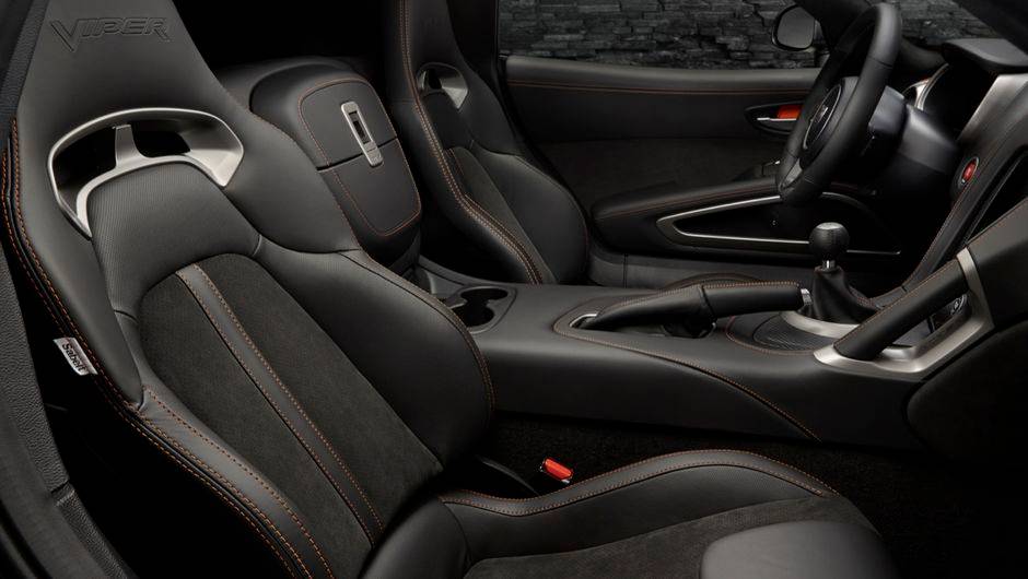 Sua instala&ccedil;&atilde;o estar&aacute; dispon&iacute;vel a partir de janeiro e ser&aacute; limitada a 50 unidades, ainda sem pre&ccedil;o definido | <a href="https://quatrorodas.abril.com.br/noticias/saloes/los-angeles-2013/srt-viper-gts-ganha-pacote-anodized-carbon-760760.shtml" rel="migration">Leia mais</a>