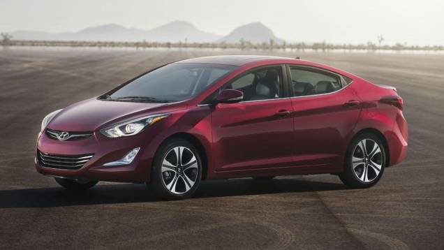 A Hyundai mostrou no Salão de Los Angeles o Elantra Sport 2014 | <a href="https://quatrorodas.abril.com.br/noticias/saloes/los-angeles-2013/hyundai-revela-elantra-sport-2014-760915.shtml" rel="migration">Leia mais</a> A Hyundai mostrou no Salão de Los Angeles o Elantra Sport 2014 | <a href="https://quatrorodas.abril.com.br/noticias/saloes/los-angeles-2013/hyundai-revela-elantra-sport-2014-760915.shtml" rel="migration">Leia mais</a>