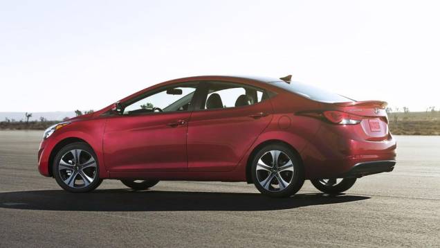 Trata-se de uma versão um pouco mais encorpada do sedã, apresentando algumas modificações... | <a href="https://quatrorodas.abril.com.br/noticias/saloes/los-angeles-2013/hyundai-revela-elantra-sport-2014-760915.shtml" rel="migration">Leia mais</a> Trata-se de uma versão um pouco mais encorpada do sedã, apresentando algumas modificações... | <a href="https://quatrorodas.abril.com.br/noticias/saloes/los-angeles-2013/hyundai-revela-elantra-sport-2014-760915.shtml" rel="migration">Leia mais</a>