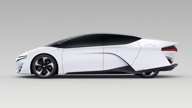 A autonomia do veículo é de 482 km | <a href="https://quatrorodas.abril.com.br/noticias/saloes/los-angeles-2013/honda-revela-fcev-concept-760821.shtml" rel="migration">Leia mais</a> A autonomia do veículo é de 482 km | <a href="https://quatrorodas.abril.com.br/noticias/saloes/los-angeles-2013/honda-revela-fcev-concept-760821.shtml" rel="migration">Leia mais</a>