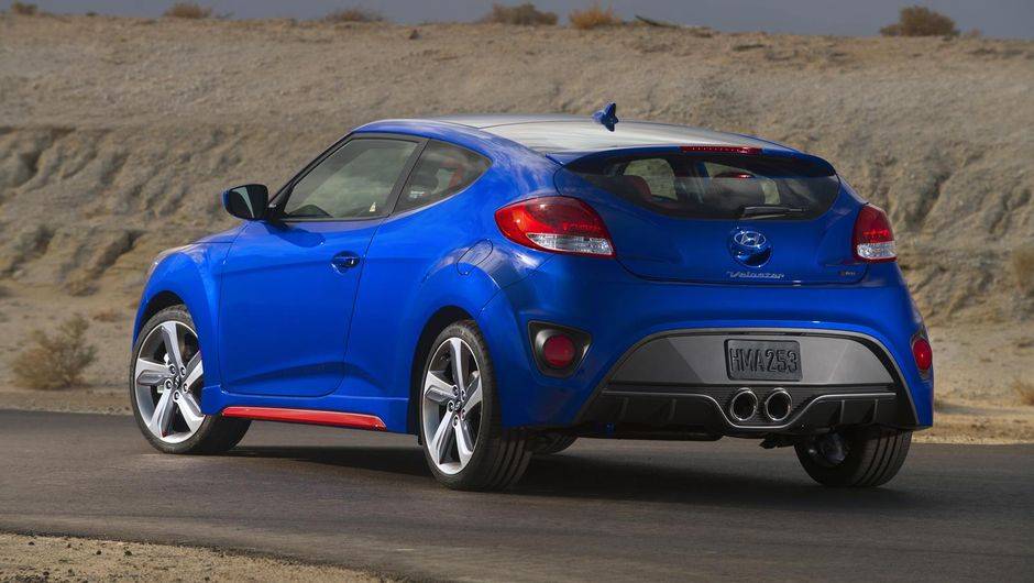 N&atilde;o h&aacute; modifica&ccedil;&otilde;es na motoriza&ccedil;&atilde;o, de modo que o bloco que equipa a vers&atilde;o &eacute; o 1.6 turbo de inje&ccedil;&atilde;o direta | <a href="https://quatrorodas.abril.com.br/noticias/saloes/los-angeles-2013/hyundai-mostra-veloster-r-spec-760833.shtml" rel="migration">Leia mais</a>