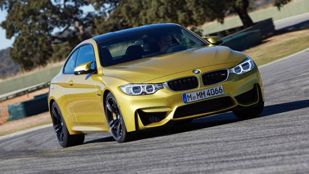 Este é o novo BMW M4 | <a href="http://quatrorodas.abril.com.br/noticias/saloes/detroit-2014/bmw-apresenta-novos-m3-m4-762958.shtml" rel="migration">Leia mais</a>
