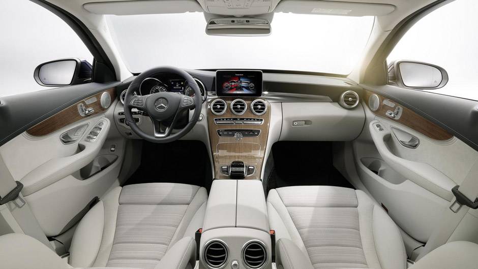 Isso permite o menor consumo de combust&iacute;vel, com redu&ccedil;&atilde;o estimada em 20% | <a href="https://quatrorodas.abril.com.br/noticias/fabricantes/novo-mercedes-benz-classe-c-chega-ao-brasil-r-138-900-795537.shtml" rel="migration">Leia mais</a>