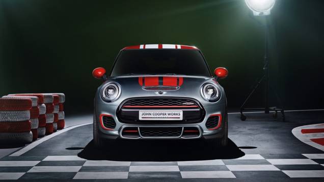 Os faróis do JCW concept são de LED | <a href="https://quatrorodas.abril.com.br/noticias/saloes/detroit-2014/mini-mostra-novo-jcw-concept-763480.shtml" rel="migration">Leia mais</a>