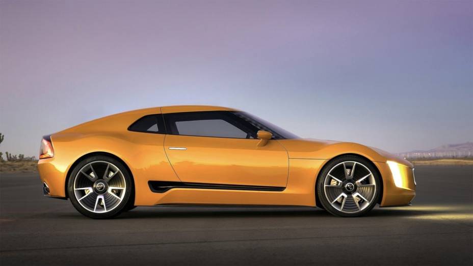 Motor entrega 315 cavalos de potência | <a href="https://quatrorodas.abril.com.br/noticias/saloes/detroit-2014/kia-mostra-gt4-stinger-concept-detroit-770439.shtml" rel="migration">Leia mais</a>