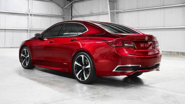 Trata-se da prévia da versão de produção do sedã, que será lançada no final deste ano, já como modelo 2015 | <a href="https://quatrorodas.abril.com.br/noticias/saloes/detroit-2014/acura-apresenta-tlx-prototype-770463.shtml" rel="migration">Leia mais</a> Trata-se da prévia da versão de produção do sedã, que será lançada no final deste ano, já como modelo 2015 | <a href="https://quatrorodas.abril.com.br/noticias/saloes/detroit-2014/acura-apresenta-tlx-prototype-770463.shtml" rel="migration">Leia mais</a>