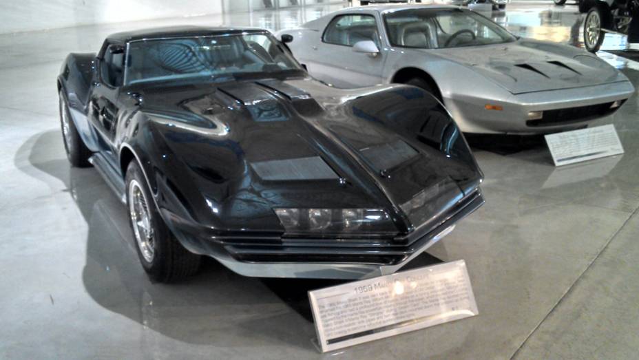 Apresentado em 1969, o Manta-Ray tinha estilo bastante agressivo para a época e inspirou o Corvette lançado um ano antes | <a href="https://quatrorodas.abril.com.br/reportagens/classicos/visitamos-gm-heritage-center-771490.shtml" rel="migration">Leia mais</a>
