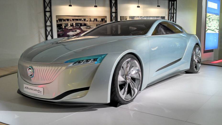 Grande atração do Salão de Xangai de 2013, o Buick Riviera Concept é um cupê híbrido do tipo plug-in que antecipa a identidade visual da marca para os próximos anos | <a href="https://quatrorodas.abril.com.br/reportagens/classicos/visitamos-gm-heritage-cen" rel="migration"></a>