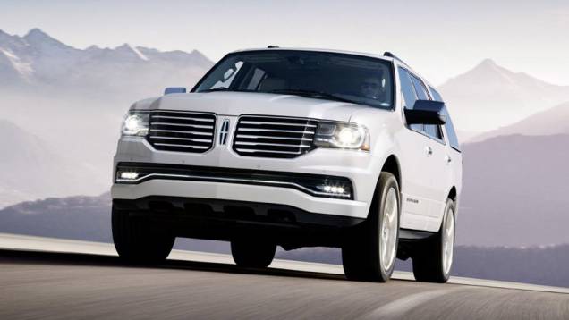 A Lincoln exibiu nesta quinta-feira (23) o facelift do SUV Navigator | <a href="https://quatrorodas.abril.com.br/noticias/fabricantes/lincoln-revela-facelift-navigator-771202.shtml" rel="migration">Leia mais</a> A Lincoln exibiu nesta quinta-feira (23) o facelift do SUV Navigator | <a href="https://quatrorodas.abril.com.br/noticias/fabricantes/lincoln-revela-facelift-navigator-771202.shtml" rel="migration">Leia mais</a>