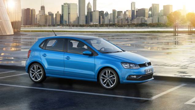 O modelo ganhou itens de série como sistema de frenagem automática pós-colisão | <a href="https://quatrorodas.abril.com.br/noticias/fabricantes/europa-vw-faz-poucas-mudancas-visuais-polo-2014-771681.shtml" rel="migration">Leia mais</a> O modelo ganhou itens de série como sistema de frenagem automática pós-colisão | <a href="https://quatrorodas.abril.com.br/noticias/fabricantes/europa-vw-faz-poucas-mudancas-visuais-polo-2014-771681.shtml" rel="migration">Leia mais</a>