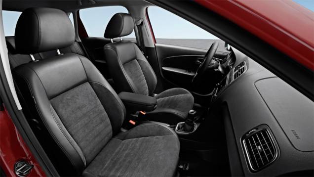 Os blocos a gasolina são o 1.0 MPI (59 cv ou 74 cv), 1.2 TSI (89 ou 104 cv) e 1.4 TSI com desativação de cilindros (148 cv) | <a href="https://quatrorodas.abril.com.br/noticias/fabricantes/europa-vw-faz-poucas-mudancas-visuais-polo-2014-771681.shtml" rel="migration">Leia</a> Os blocos a gasolina são o 1.0 MPI (59 cv ou 74 cv), 1.2 TSI (89 ou 104 cv) e 1.4 TSI com desativação de cilindros (148 cv) | <a href="https://quatrorodas.abril.com.br/noticias/fabricantes/europa-vw-faz-poucas-mudancas-visuais-polo-2014-771681.shtml" rel="migration">Leia</a>