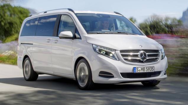 A Mercedes-Benz apresentou nesta sexta-feira (31) o novo Classe V | <a href="https://quatrorodas.abril.com.br/noticias/fabricantes/mercedes-benz-apresenta-novo-classe-v-772029.shtml" rel="migration">Leia mais</a> A Mercedes-Benz apresentou nesta sexta-feira (31) o novo Classe V | <a href="https://quatrorodas.abril.com.br/noticias/fabricantes/mercedes-benz-apresenta-novo-classe-v-772029.shtml" rel="migration">Leia mais</a>
