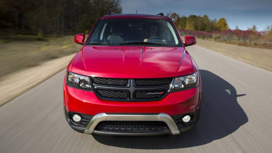 Duas opções de motorização estão disponíveis: 2.4 de quatro cilindros e 3.6 V6 | <a href="https://quatrorodas.abril.com.br/noticias/fabricantes/dodge-lanca-journey-crossroad-772043.shtml" rel="migration">Leia mais</a>