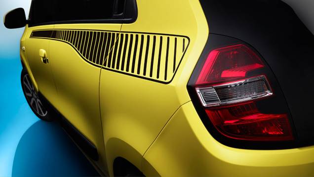 Detalhe da lanterna traseira do novo Renault Twingo | <a href="https://quatrorodas.abril.com.br/noticias/saloes/genebra-2014/renault-confirma-motorizacao-twingo-775341.shtml" rel="migration">Leia mais</a> Detalhe da lanterna traseira do novo Renault Twingo | <a href="https://quatrorodas.abril.com.br/noticias/saloes/genebra-2014/renault-confirma-motorizacao-twingo-775341.shtml" rel="migration">Leia mais</a>