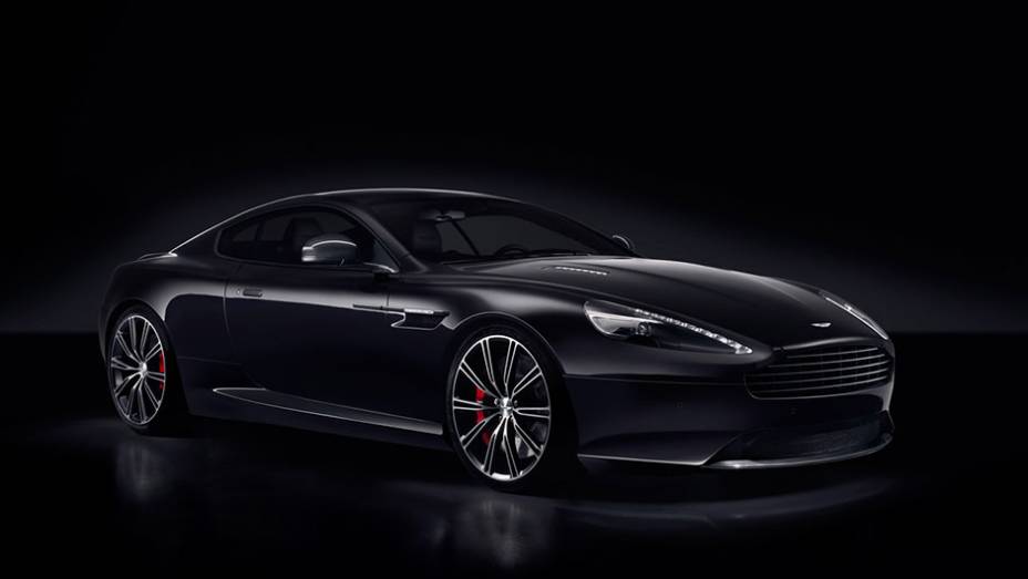 Os Aston Martin DB9 Carbon Black (preto) e Carbon White (branco), será uma das atrações no Salão de Genebra | <a href="http://quatrorodas.abril.com.br/noticias/saloes/genebra-2014/aston-martin-levara-edicoes-especiais-vantage-db9-genebra-774029.shtml" rel="migration">Lei</a>