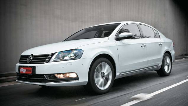 Volkswagen Passat foi o sexto modelo mais vendido no mundo em 2013, com 700.816 unidades | <a href="http://quatrorodas.abril.com.br/noticias/mercado/ford-focus-ocupa-primeiro-lugar-lista-carros-mais-vendidos-mundo-774188.shtml" rel="migration">Leia mais</a>