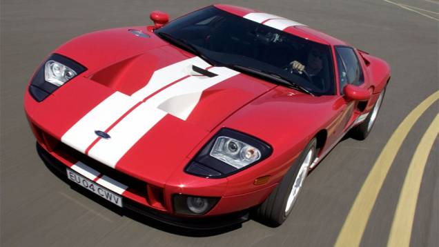 Ford GT: Além de fenômeno tardio equivalente ao do Corvette e o Viper, ele é caso único de clássico de competição tornado superesportivo de uma linha de perfil popular.