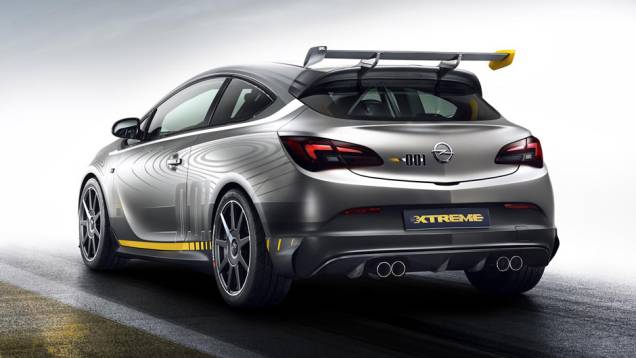 Boa parte dessa performance vem da redução de peso, garantida graças ao uso massivo de fibra de carbono em sua constituição | <a href="https://quatrorodas.abril.com.br/noticias/saloes/genebra-2014/opel-mostra-astra-opc-extreme-detalhes-774644.shtml" rel="migration">Leia m</a> Boa parte dessa performance vem da redução de peso, garantida graças ao uso massivo de fibra de carbono em sua constituição | <a href="https://quatrorodas.abril.com.br/noticias/saloes/genebra-2014/opel-mostra-astra-opc-extreme-detalhes-774644.shtml" rel="migration">Leia m</a>