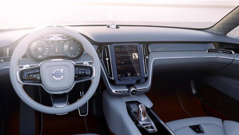 Podemos ver que o design do Concept Estate tem o mesmo refinamento dos recentes conceituais mostrados pela Volvo | <a href="https://quatrorodas.abril.com.br/noticias/saloes/genebra-2014/vazam-imagens-volvo-concept-estate-774704.shtml" rel="migration">Leia mais</a>