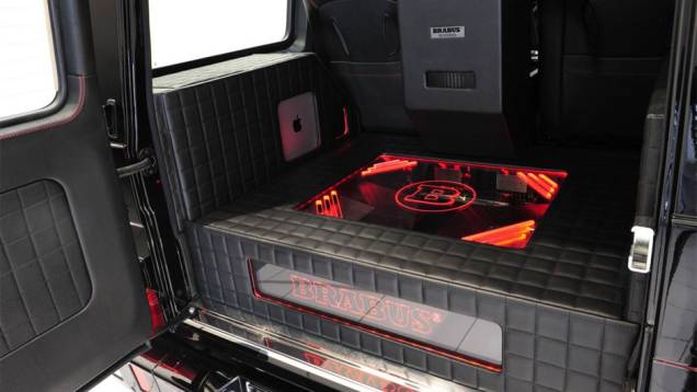 ... além de um sistema de áudio premium com conexão de internet | <a href="https://quatrorodas.abril.com.br/noticias/saloes/genebra-2014/brabus-lanca-modelo-produtos-apple-774876.shtml" rel="migration">Leia mais</a> ... além de um sistema de áudio premium com conexão de internet | <a href="https://quatrorodas.abril.com.br/noticias/saloes/genebra-2014/brabus-lanca-modelo-produtos-apple-774876.shtml" rel="migration">Leia mais</a>