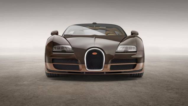 A versão em questão tem cor de carroceria bronze... | <a href="https://quatrorodas.abril.com.br/noticias/saloes/genebra-2014/bugatti-mostra-veyron-grand-sport-vitesse-rembrandt-bugatti-775217.shtml" rel="migration">Leia mais</a>