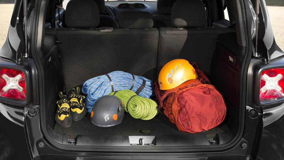 Uma delas &eacute; a E.torQ flex, que dever&aacute; equipar o modelo brasileiro | <a href="https://quatrorodas.abril.com.br/noticias/saloes/genebra-2014/imagens-jeep-renegade-sao-reveladas-775127.shtml" rel="migration">Leia mais</a>