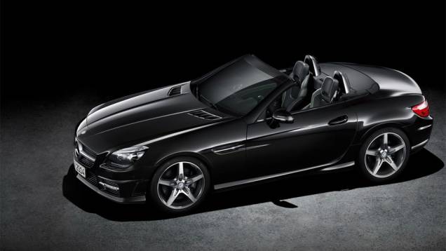Fabricante alemã disponibilizará kits de customização para os modelos | <a href="https://quatrorodas.abril.com.br/noticias/saloes/genebra-2014/mercedes-benz-leva-edicoes-especiais-sl-slk-genebra-775349.shtml" rel="migration">Leia mais</a> Fabricante alemã disponibilizará kits de customização para os modelos | <a href="https://quatrorodas.abril.com.br/noticias/saloes/genebra-2014/mercedes-benz-leva-edicoes-especiais-sl-slk-genebra-775349.shtml" rel="migration">Leia mais</a>