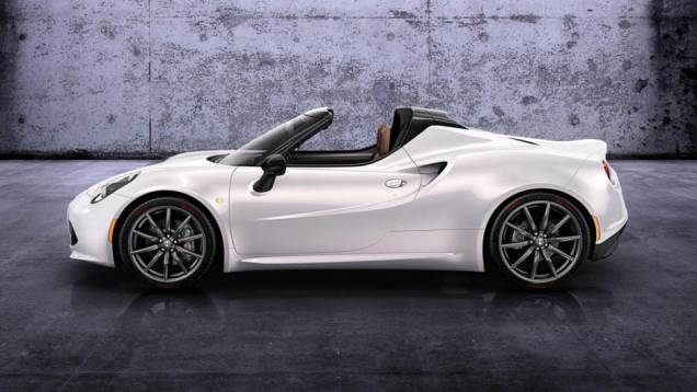 Trata-se da variante conversível do 4C Coupe, revelado em 2013, que deverá ganhar uma versão de produção no início de 2015 | <a href="https://quatrorodas.abril.com.br/noticias/saloes/genebra-2014/alfa-romeo-apresenta-4c-spider-concept-775233.shtml" rel="migration">Leia ma</a>