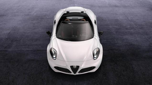 O motor do modelo é o mesmo do coupé: 1.75 turbo de quatro cilindros, oferecendo 240 cavalos de potência e 35,7 kgfm de torque | <a href="https://quatrorodas.abril.com.br/noticias/saloes/genebra-2014/alfa-romeo-apresenta-4c-spider-concept-775233.shtml" rel="migration">Lei</a> O motor do modelo é o mesmo do coupé: 1.75 turbo de quatro cilindros, oferecendo 240 cavalos de potência e 35,7 kgfm de torque | <a href="https://quatrorodas.abril.com.br/noticias/saloes/genebra-2014/alfa-romeo-apresenta-4c-spider-concept-775233.shtml" rel="migration">Lei</a>