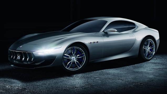 O conceitual, possível prévia de um novo modelo de entrada da Maserati, é movido por um motor 4.7 V8 naturalmente aspirado | <a href="https://quatrorodas.abril.com.br/noticias/saloes/genebra-2014/maserati-revela-alfieri-concept-775234.shtml" rel="migration">Leia mais</a>